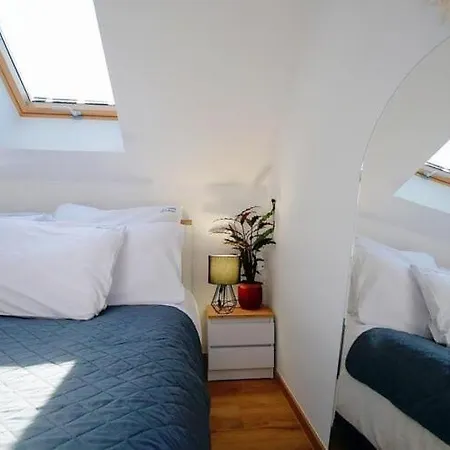 Nyaraló Comfortable Homes With Terraces,