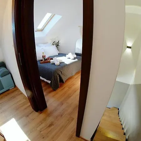 Nyaraló Comfortable Homes With Terraces,